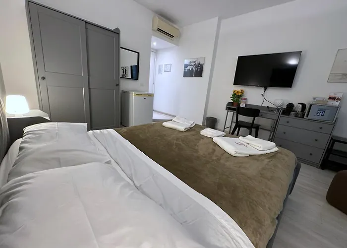 Pensjonat Tiburtina Suites, 3*